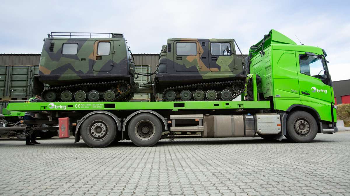 Bring transporterte et stort antall beltevogner fra Bjerkvik i Nordland til Trondheim for Forsvaret i forbindelse med NATO-øvelsen Trident Juncture 2018.